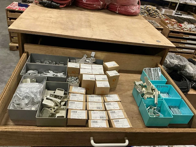 Partij diverse bevestigingsmaterialen - afbeelding 12 van  21