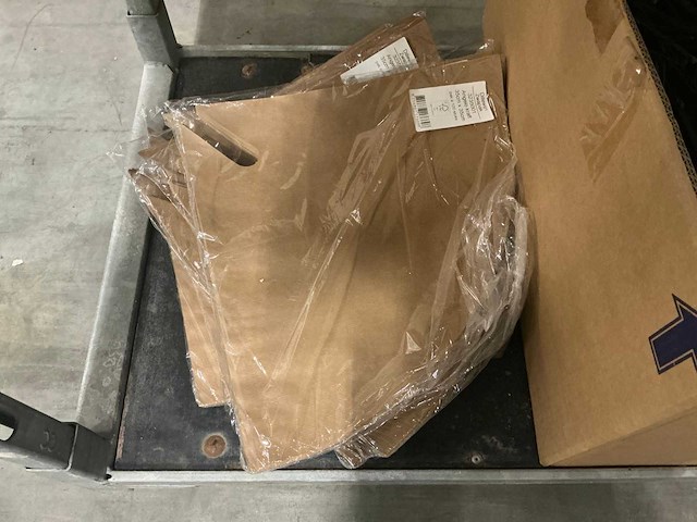 Partij diverse bloemenhoezen/prijslabels/elastieken/etc - afbeelding 10 van  12