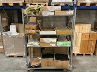 Partij diverse bloemenhoezen/prijslabels/elastieken/etc - afbeelding 1 van  12