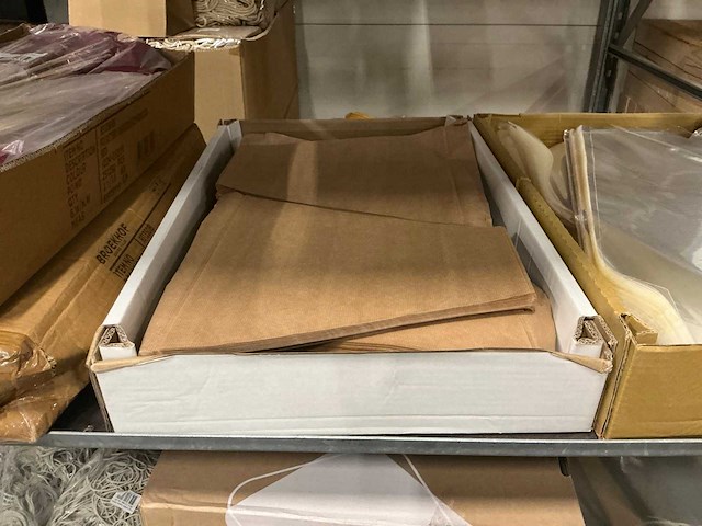 Partij diverse bloemenhoezen/prijslabels/elastieken/etc - afbeelding 5 van  12