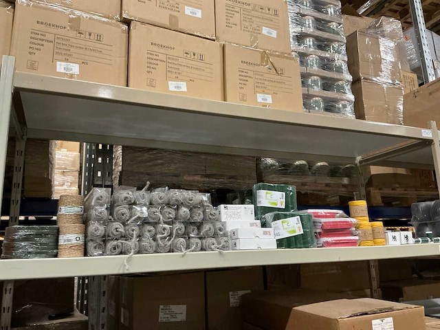 Partij diverse bloemisterij artikelen (125x) - afbeelding 1 van  10