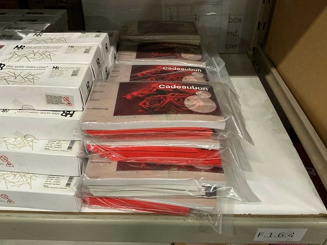 Partij diverse bloemisterij artikelen (303x) - afbeelding 16 van  16