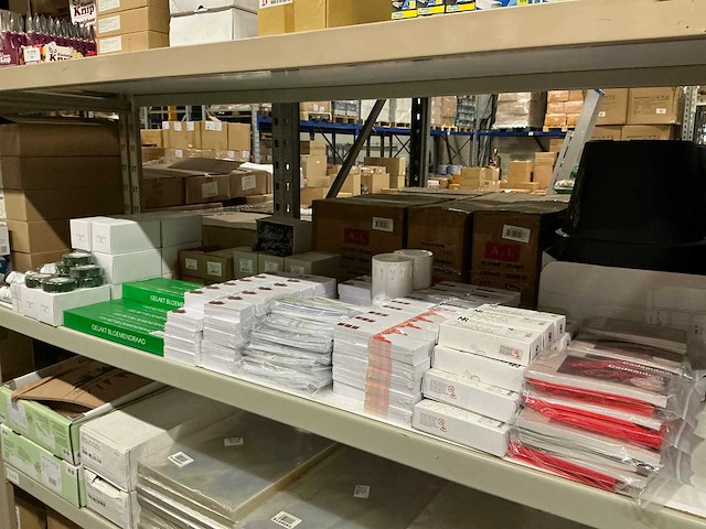 Partij diverse bloemisterij artikelen (303x) - afbeelding 2 van  16