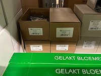 Partij diverse bloemisterij artikelen (303x) - afbeelding 16 van  16