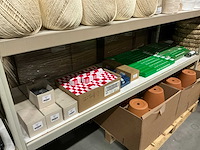 Partij diverse bloemisterij artikelen (97x) - afbeelding 1 van  5