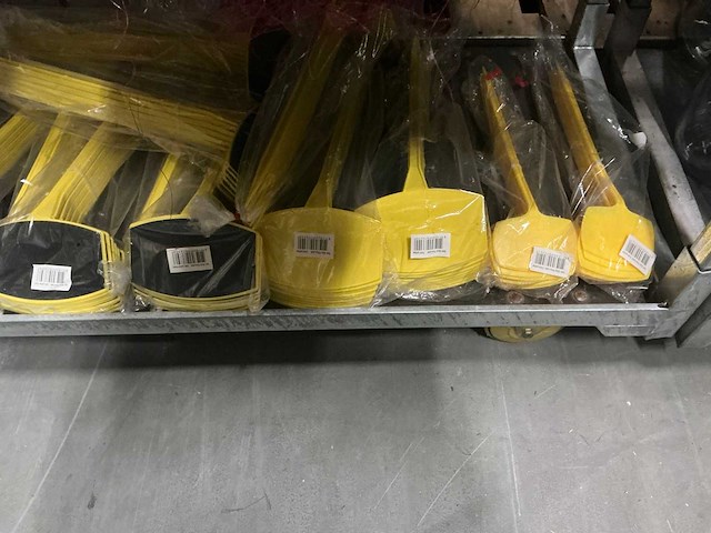 Partij diverse bloemisterij artikelen - afbeelding 19 van  20