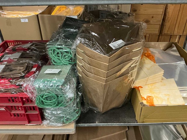 Partij diverse bloemisterij artikelen - afbeelding 15 van  21