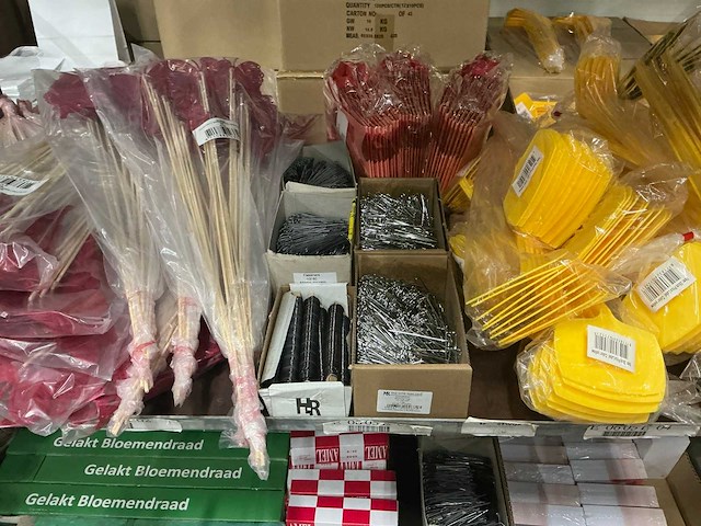 Partij diverse bloemisterij artikelen - afbeelding 5 van  12