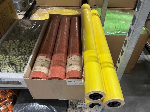 Partij diverse bloemisterij artikelen - afbeelding 1 van  10