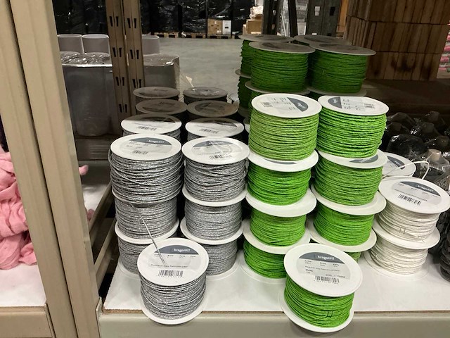 Partij diverse bloemisterij benodigdheden (110x) - afbeelding 6 van  9