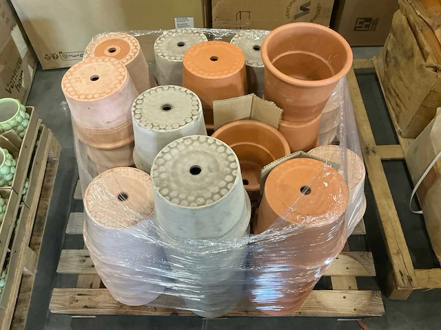 Partij diverse bloempotten h17cm (71x) - afbeelding 2 van  4