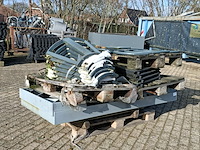 Partij diverse boom krans - roosters en bescherming - afbeelding 2 van  6