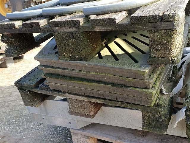 Partij diverse boom krans - roosters en bescherming - afbeelding 6 van  6