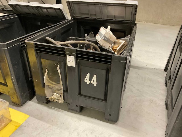 Partij diverse bootonderdelen - afbeelding 1 van  6