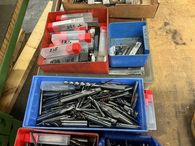 Partij diverse boren en klein gereedschap - afbeelding 4 van  7