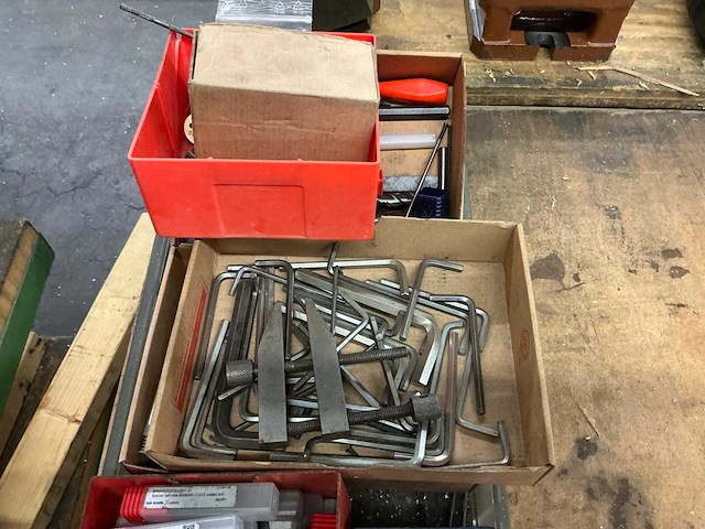 Partij diverse boren en klein gereedschap - afbeelding 5 van  7