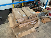 Partij diverse bouten, moeren en schroeven - afbeelding 5 van  19