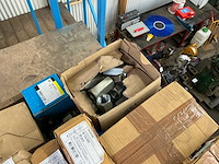 Partij diverse bouten, moeren en schroeven - afbeelding 11 van  19