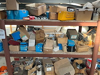 Partij diverse bouten, moeren en schroeven - afbeelding 13 van  19