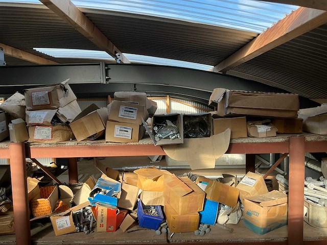 Partij diverse bouten, moeren en schroeven - afbeelding 16 van  19