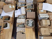 Partij diverse bouten, o.a. wurth, gfo en friulsider - afbeelding 4 van  37