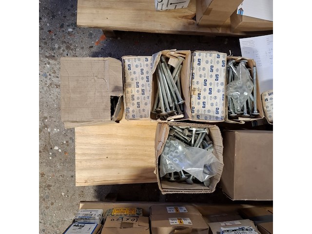 Partij diverse bouten, o.a. wurth, gfo en friulsider - afbeelding 5 van  37