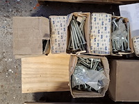 Partij diverse bouten, o.a. wurth, gfo en friulsider - afbeelding 5 van  37