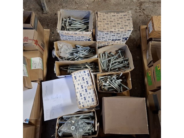 Partij diverse bouten, o.a. wurth, gfo en friulsider - afbeelding 8 van  37