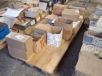 Partij diverse bouten, o.a. wurth, gfo en friulsider - afbeelding 13 van  37