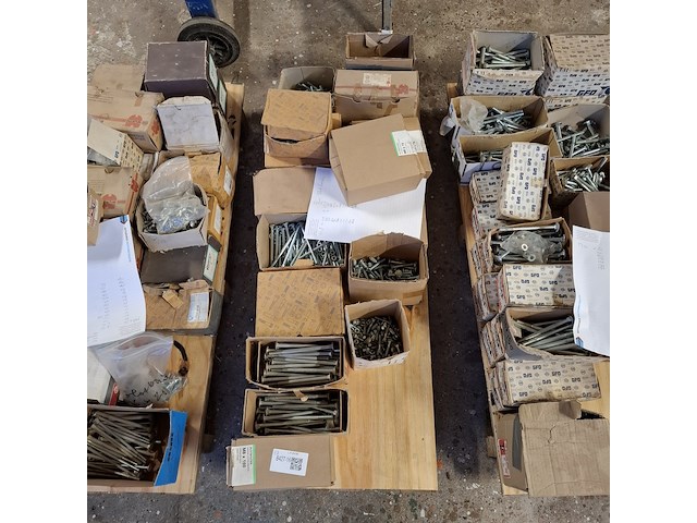 Partij diverse bouten, o.a. wurth, gfo en friulsider - afbeelding 14 van  37