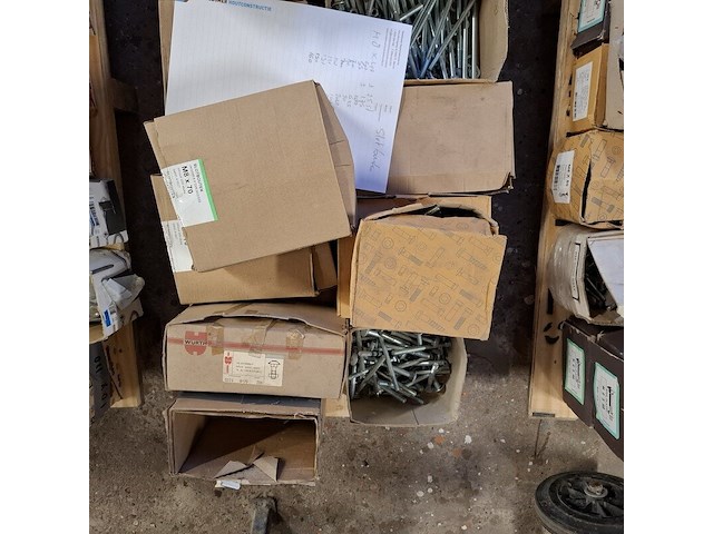 Partij diverse bouten, o.a. wurth, gfo en friulsider - afbeelding 16 van  37