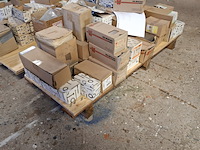 Partij diverse bouten, o.a. wurth, gfo en friulsider - afbeelding 12 van  37