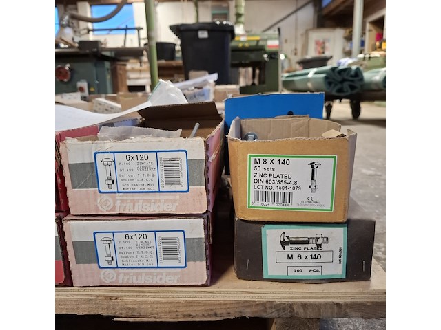 Partij diverse bouten, o.a. wurth, gfo en friulsider - afbeelding 27 van  37