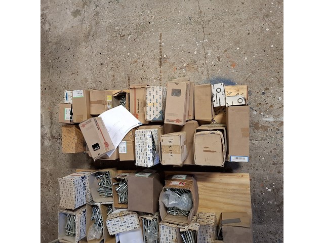 Partij diverse bouten, o.a. wurth, gfo en friulsider - afbeelding 23 van  37