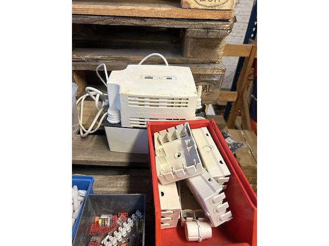 Partij diverse bouwartikelen w.o. eaton - afbeelding 13 van  13