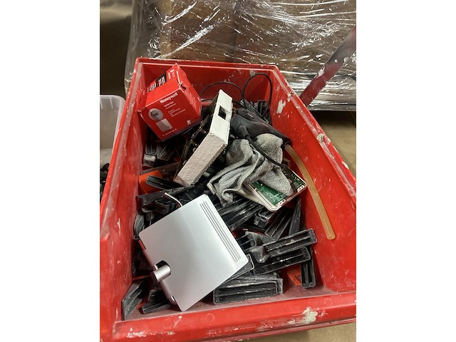 Partij diverse bouwartikelen - afbeelding 2 van  12