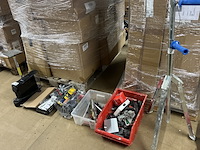 Partij diverse bouwartikelen - afbeelding 1 van  12