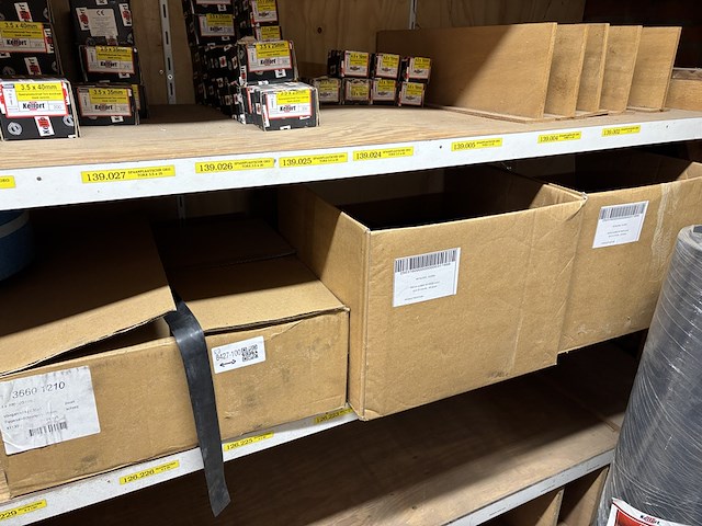 Partij diverse bouwbenodigdheden - afbeelding 1 van  13