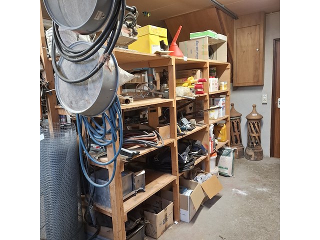 Partij diverse bouwbenodigdheden - afbeelding 1 van  49