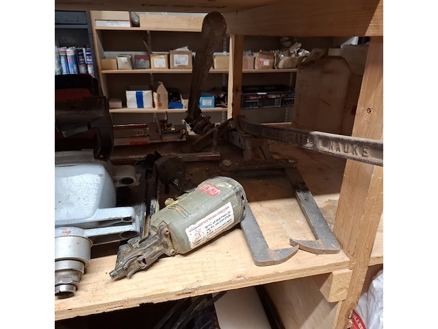 Partij diverse bouwbenodigdheden - afbeelding 13 van  49