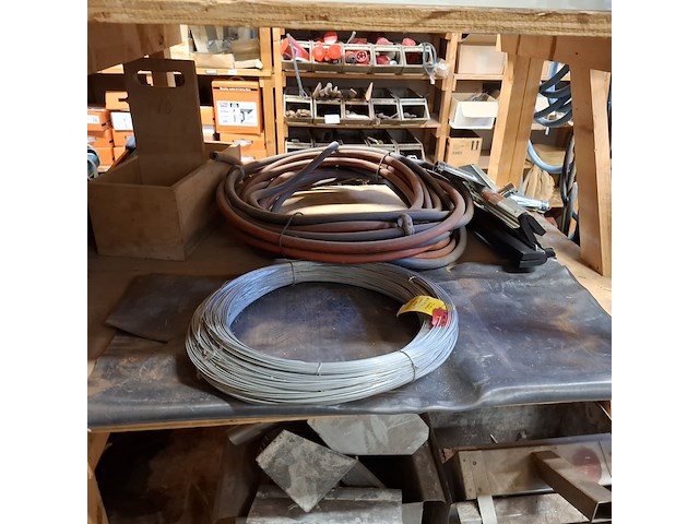 Partij diverse bouwbenodigdheden - afbeelding 28 van  49