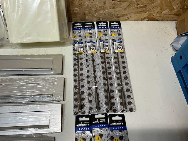 Partij diverse bouwmaterialen en toebehoren - afbeelding 8 van  18