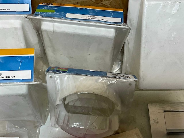 Partij diverse bouwmaterialen en toebehoren - afbeelding 12 van  18