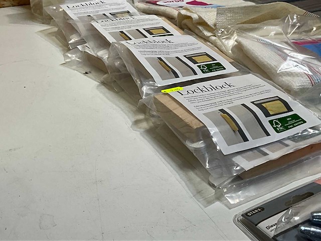 Partij diverse bouwmaterialen en toebehoren - afbeelding 16 van  18