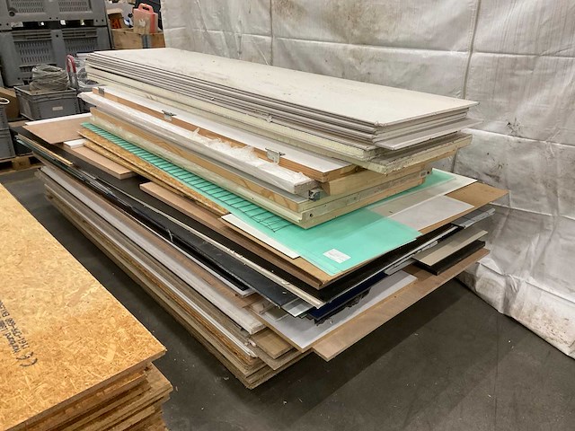 Partij diverse bouwmaterialen - afbeelding 1 van  5