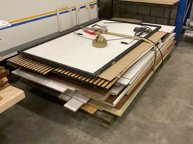 Partij diverse bouwmaterialen - afbeelding 1 van  2