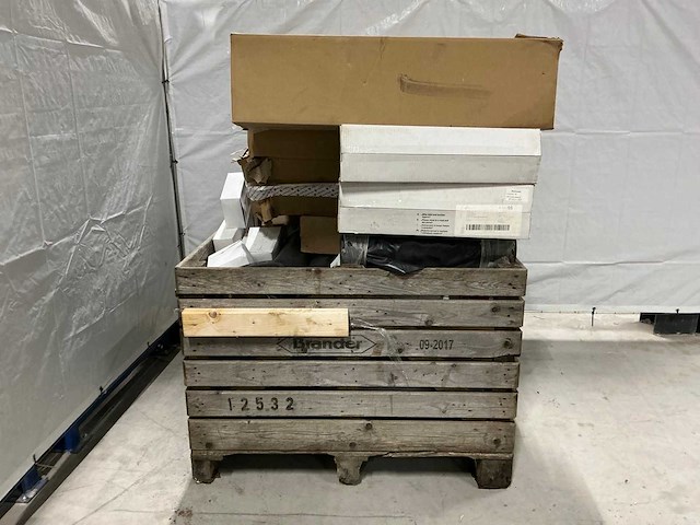 Partij diverse bouwmaterialen - afbeelding 1 van  10