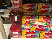 Partij diverse bows/tassen/cadeaupapier (46x) - afbeelding 1 van  7