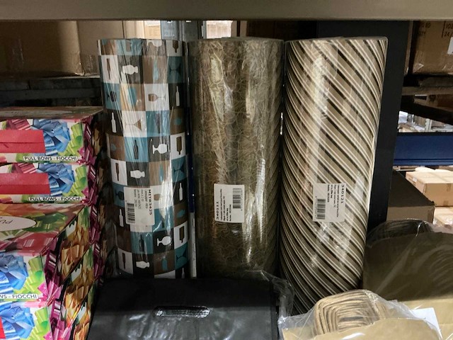 Partij diverse bows/tassen/cadeaupapier (46x) - afbeelding 4 van  7