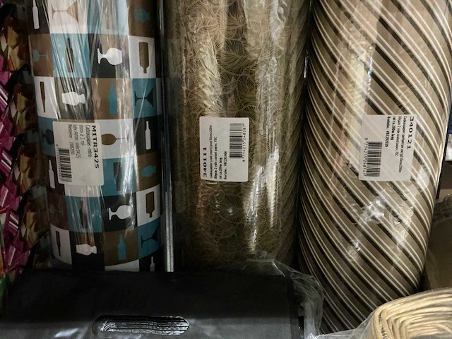 Partij diverse bows/tassen/cadeaupapier (46x) - afbeelding 5 van  7